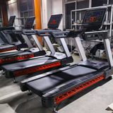 Trotadora comercial Starfit X con sistema de lubricación automática