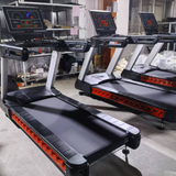 Trotadora comercial Starfit X de estructura reforzada para alto tráfico